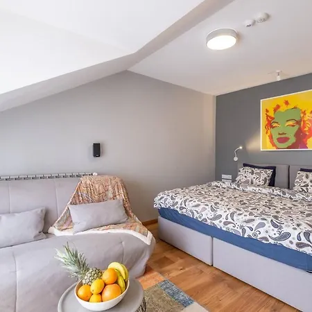 Apartament 3 Luxurious Aprts + 2 Free Parking Spaces + 10 Ppl Sofia