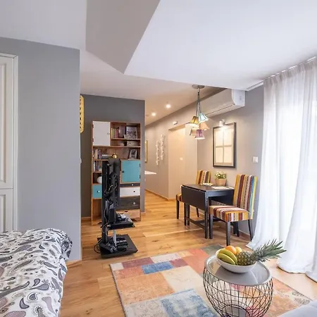 Apartamento 3 Luxurious Aprts + 2 Free Parking Spaces + 10 Ppl *