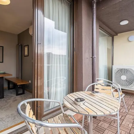 3 Luxurious Aprts + 2 Free Parking Spaces + 10 Ppl Sofía